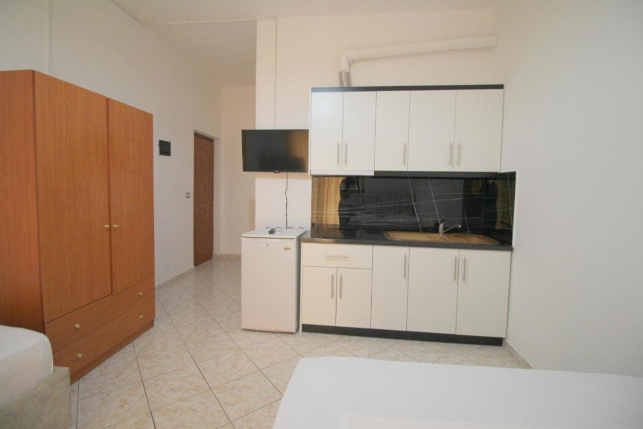 Hotel Vila Vilson Sarandë Habitación foto