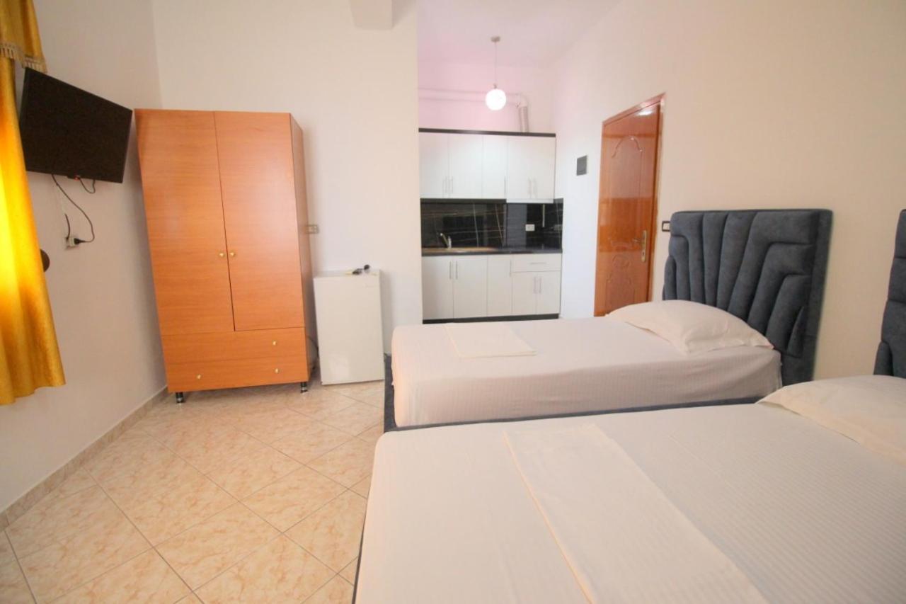 Hotel Vila Vilson Sarandë Habitación foto