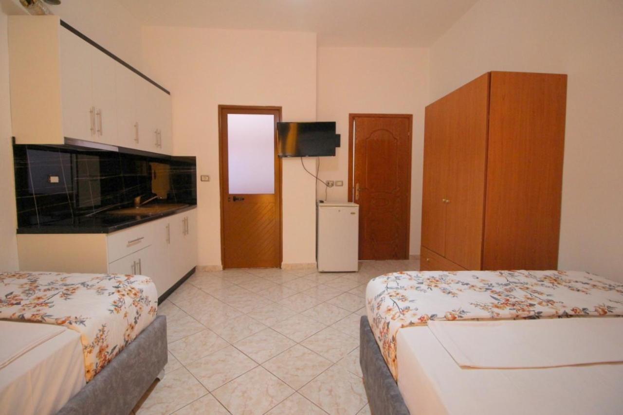 Hotel Vila Vilson Sarandë Habitación foto