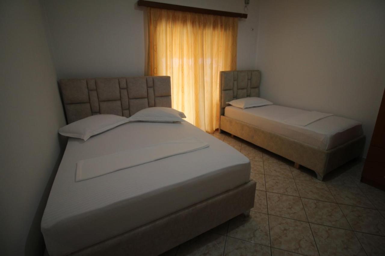 Hotel Vila Vilson Sarandë Habitación foto